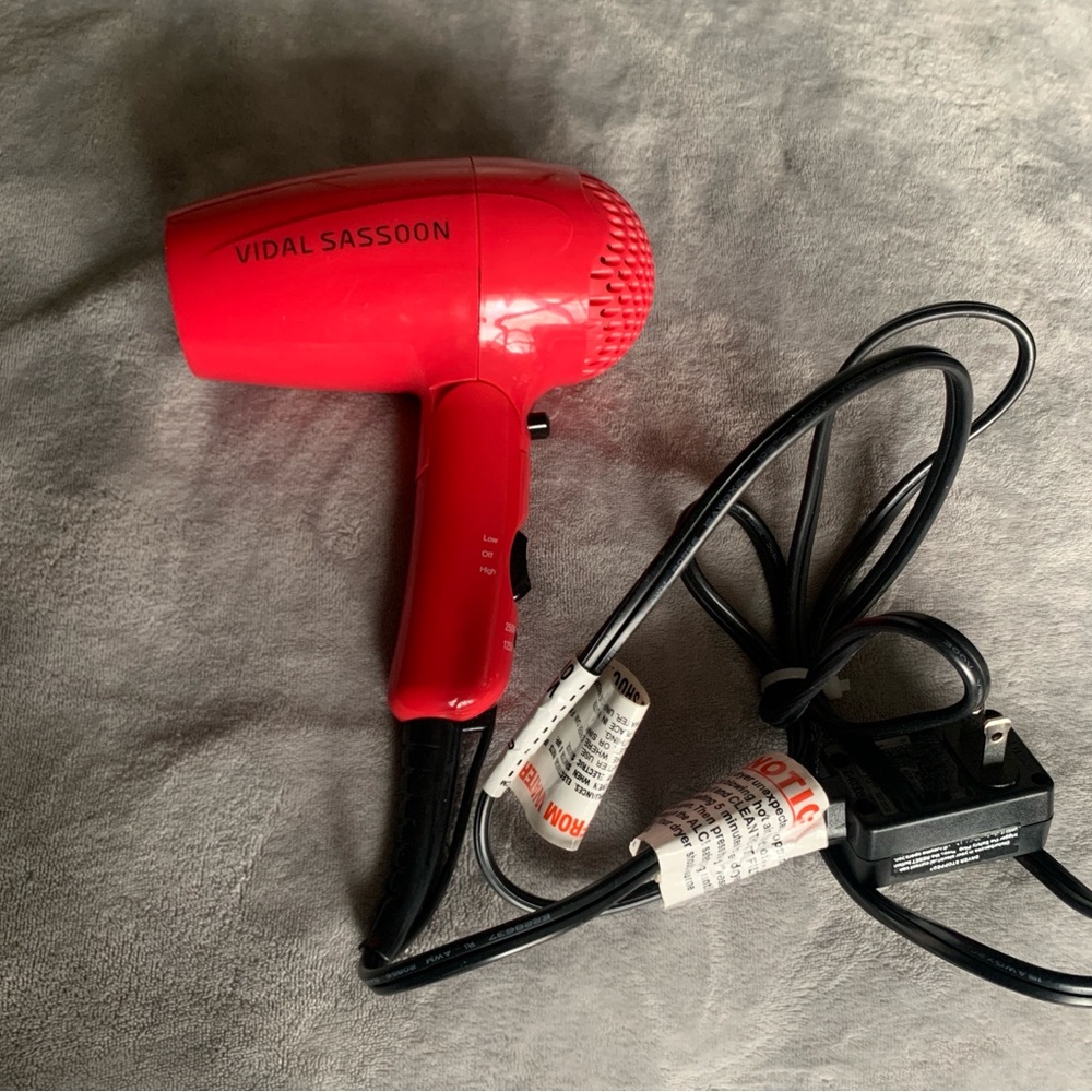 Vidal Sassoon Red/pink Hair Dryer small tiny hair dryer - Picture 2 of 8